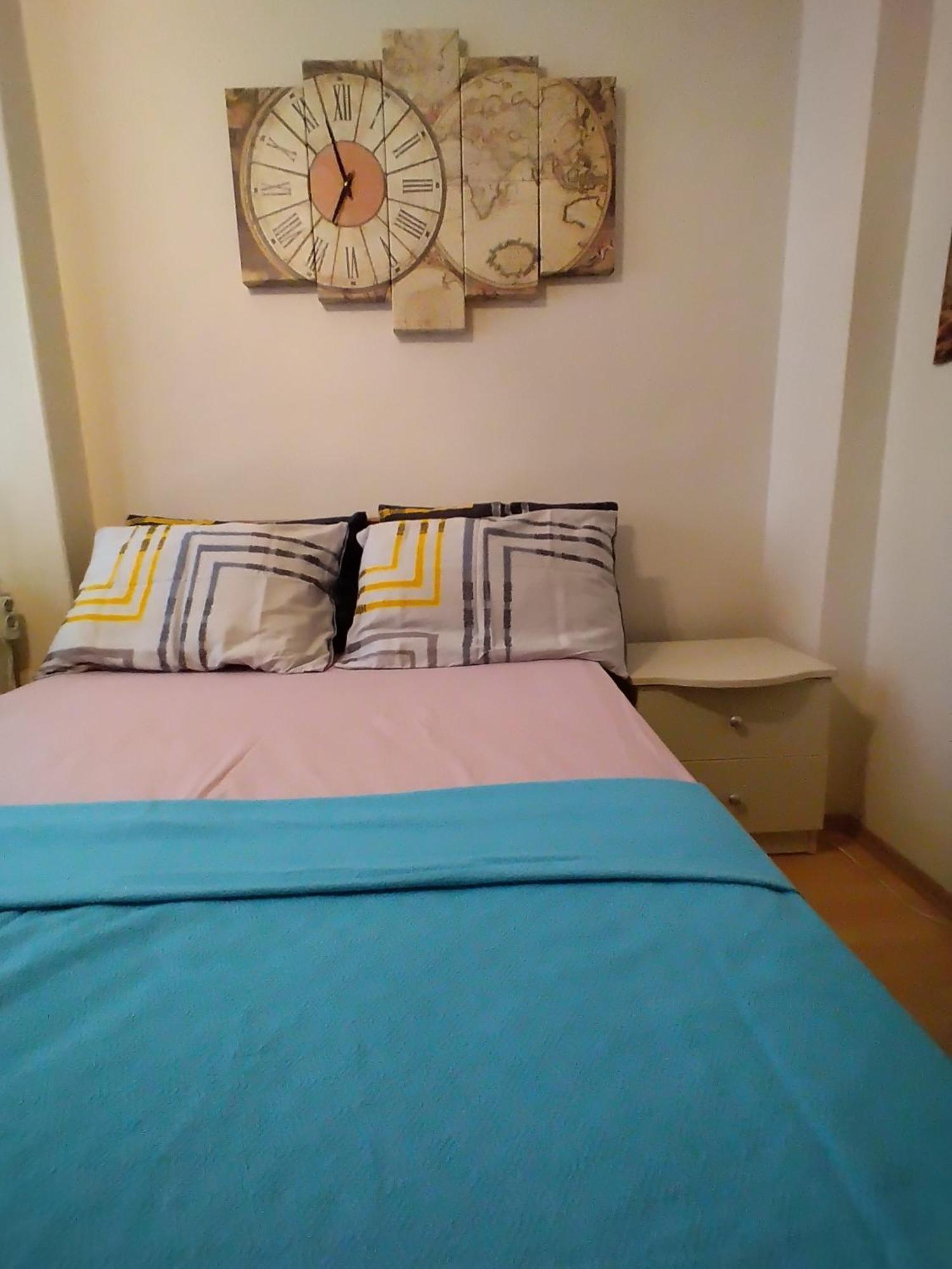 Feeling At In Center 5 Minutes Walk To The Atakoey Metro Station & Metrobus Homestay Istanbul