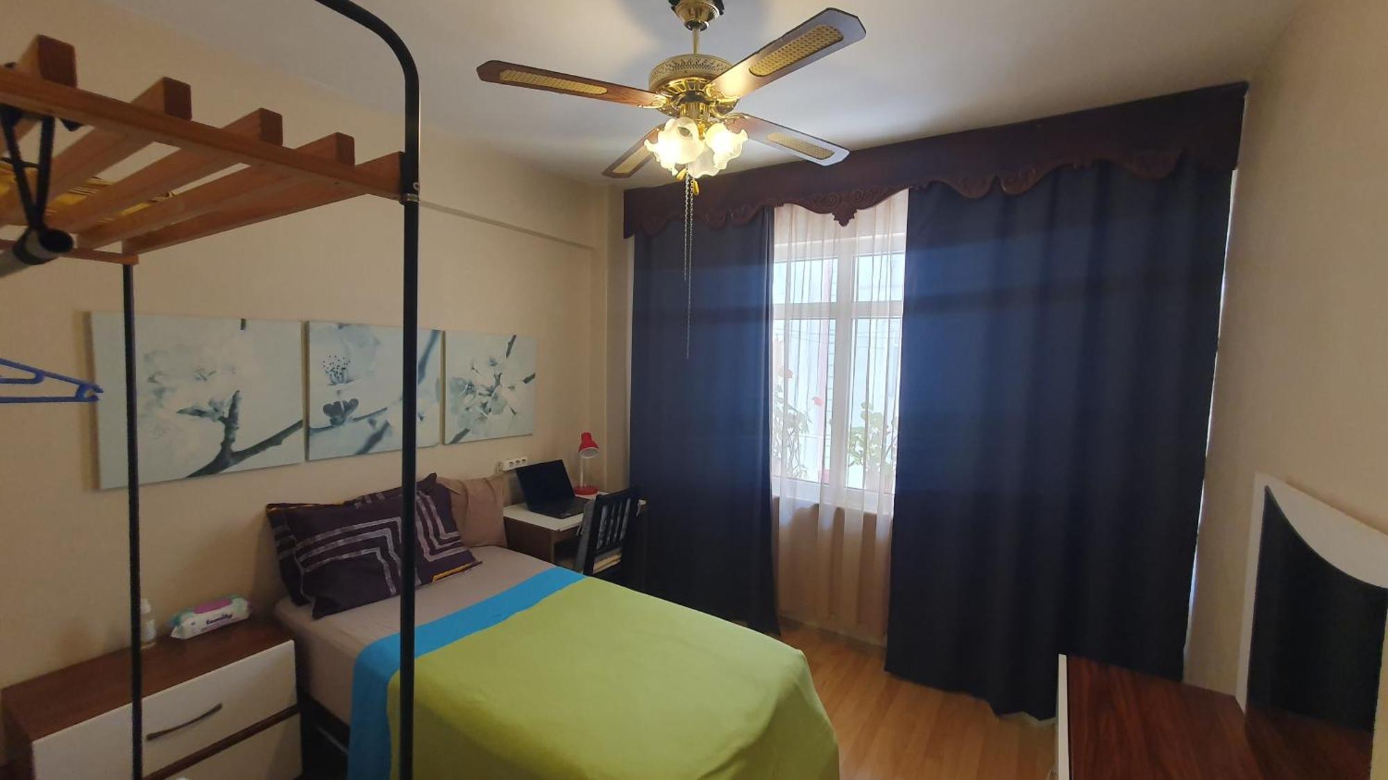 Feeling At In Center 5 Minutes Walk To The Atakoey Metro Station & Metrobus Homestay *