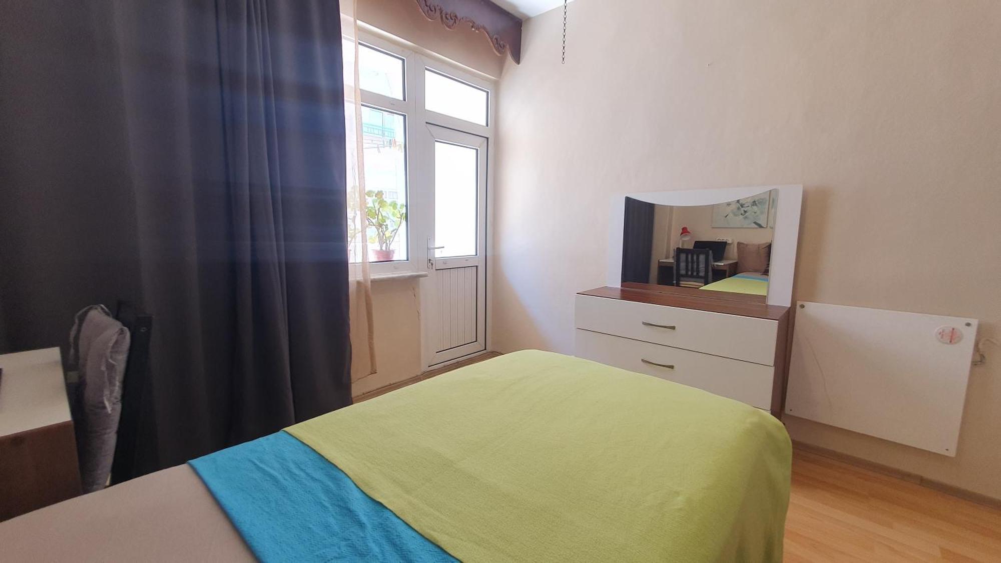 Feeling At In Center 5 Minutes Walk To The Atakoey Metro Station & Metrobus Homestay *