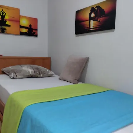 Feeling At Home In Istanbul Center 5 Minutes Walk To The Atakoey Metro Station & Metrobus Exterior photo