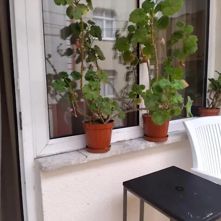 Feeling At Home In Istanbul Center 5 Minutes Walk To The Atakoey Metro Station & Metrobus Exterior photo