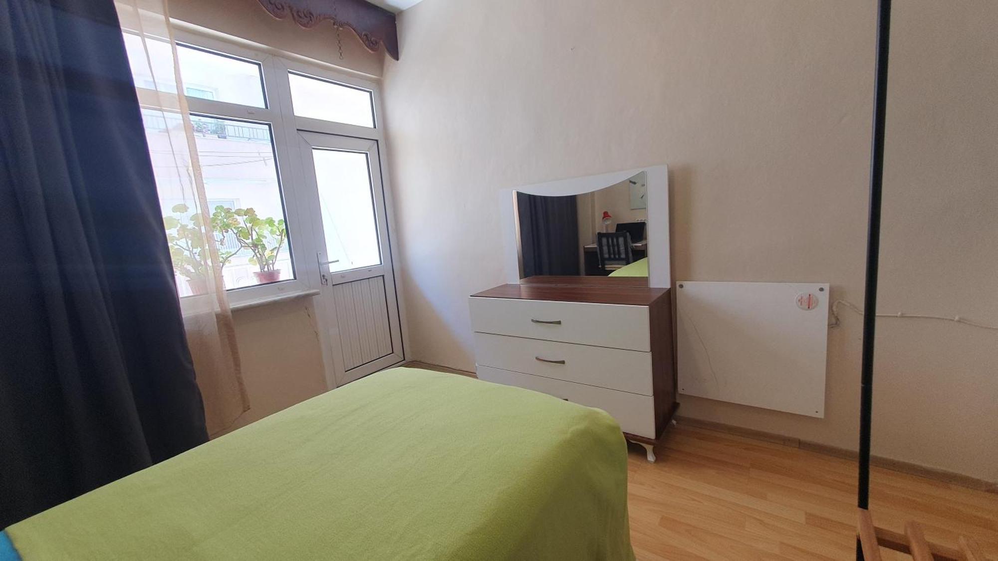 Проживання в сім'ї Feeling At In Center 5 Minutes Walk To The Atakoey Metro Station & Metrobus *
